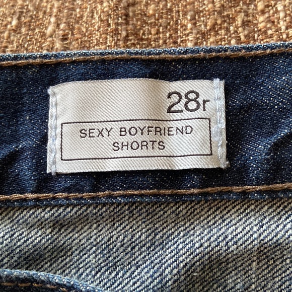 Women’s Gap Sexy Boyfriend Denim Jean Shorts Size 28 - Picture 3 of 10